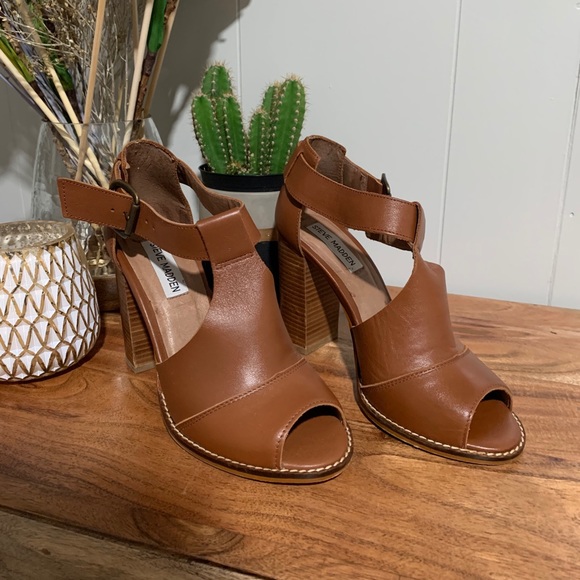 Brown Steve Madden heels - Picture 2 of 10